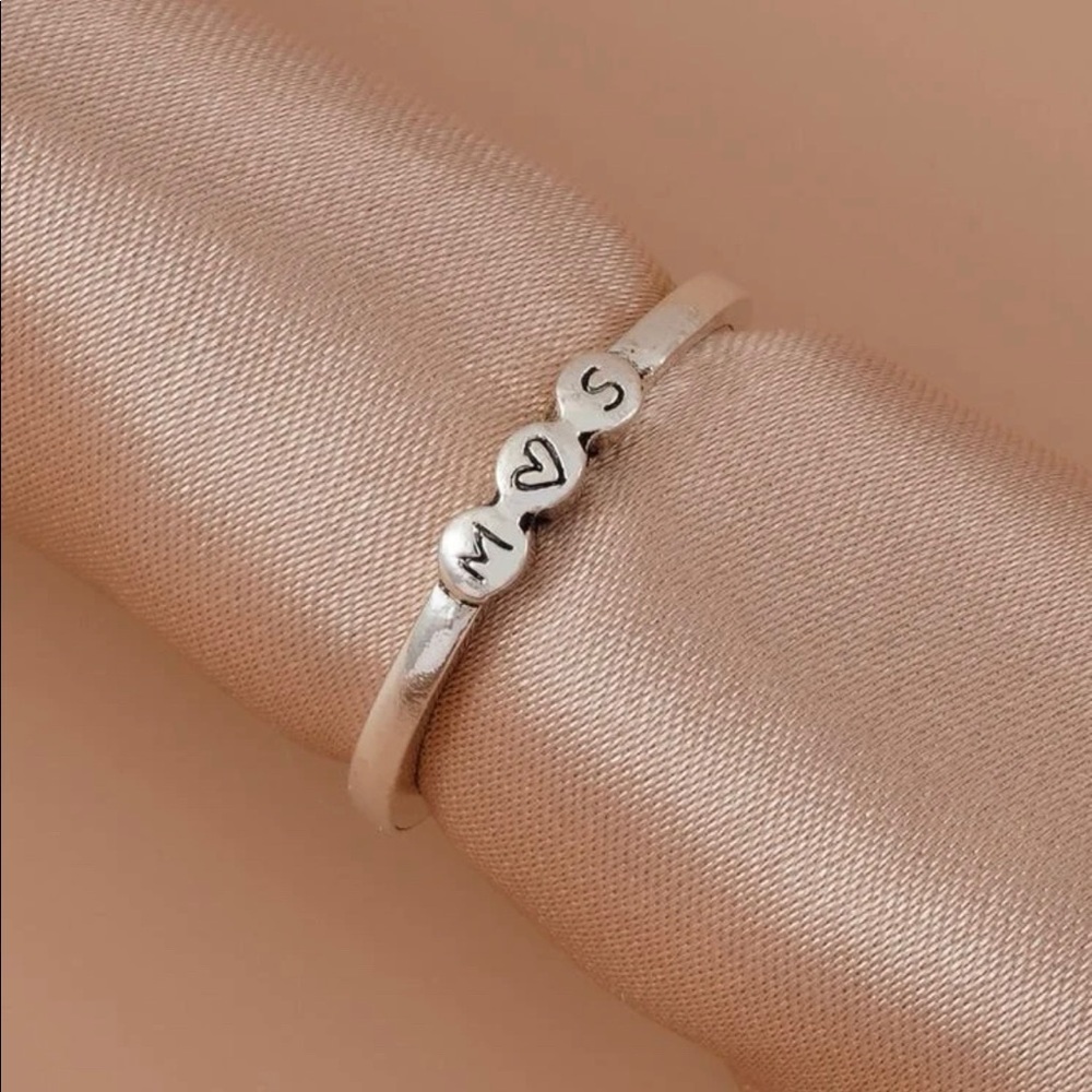 MS Heart Minimalist Stackable Ring